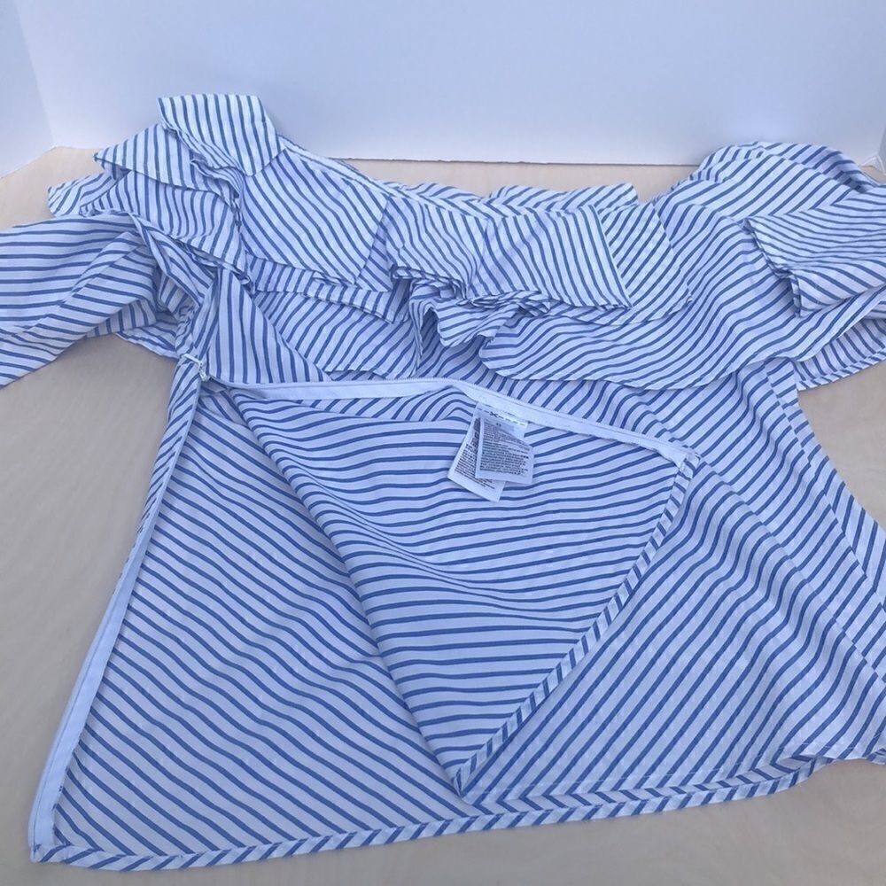 Gap One-Shoulder Ruffle Top   - Picture 4 of 8
